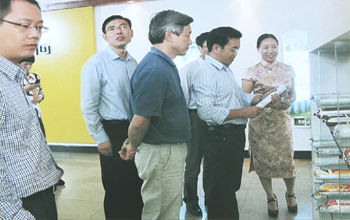 Group photo of general manager Lin and expert leaders